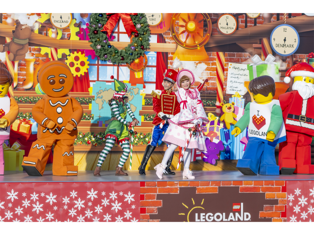 在互動式歌舞表演《節奏聖誕魔法》中，大家更可以與聖誕老人及精靈等角色齊齊隨著音樂舞動同歡！