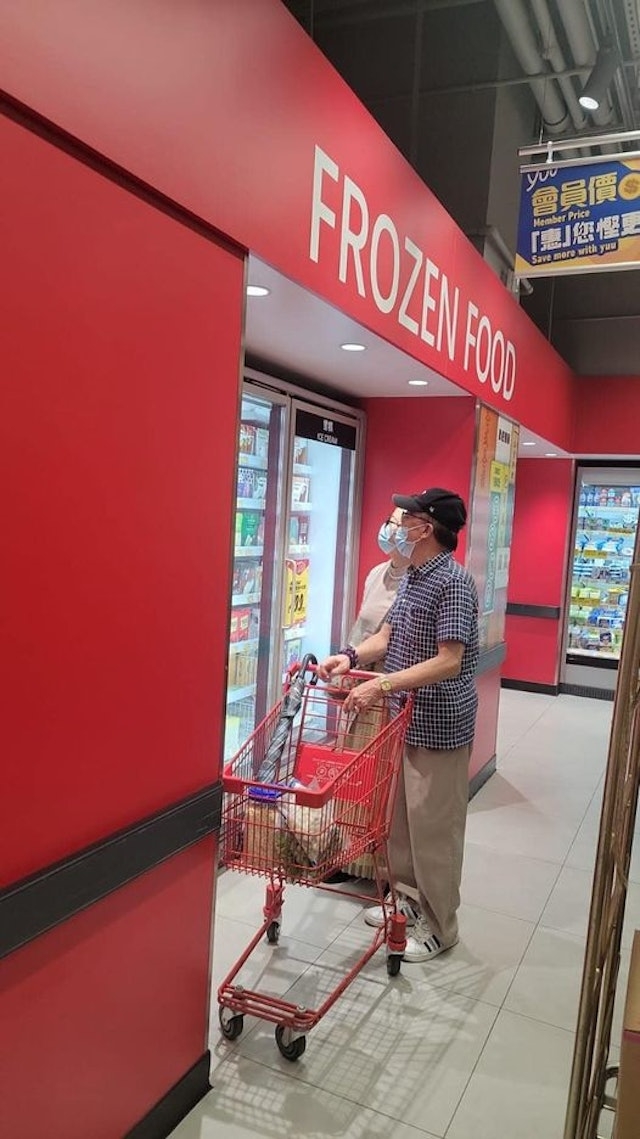 16日就再有網民於內地捕捉到這位紅人的行蹤，指他們又開始敗走內地