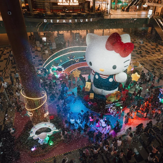 即日起至2025年1月1日，每天夜晚還會上演夢幻唯美的雪花秀～