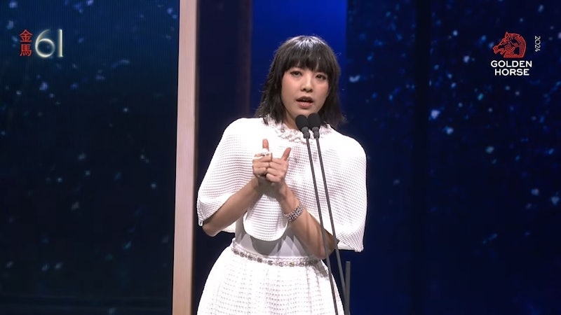 《第61屆金馬獎頒獎典禮》日前舉行，當中香港演員鍾雪瑩憑《看我今天怎麼說》擊敗兩位大熱張艾嘉及吳君如爆冷封影后