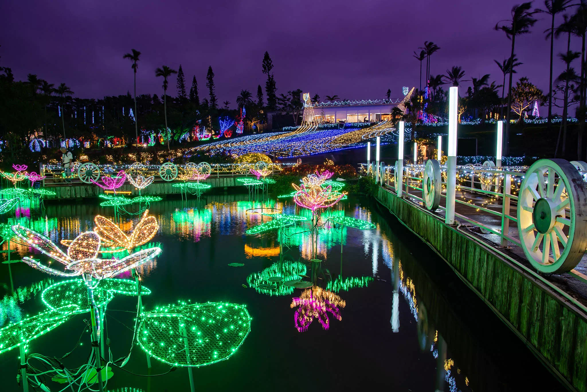 東南植物樂園是日本最大型的戶外植物園。