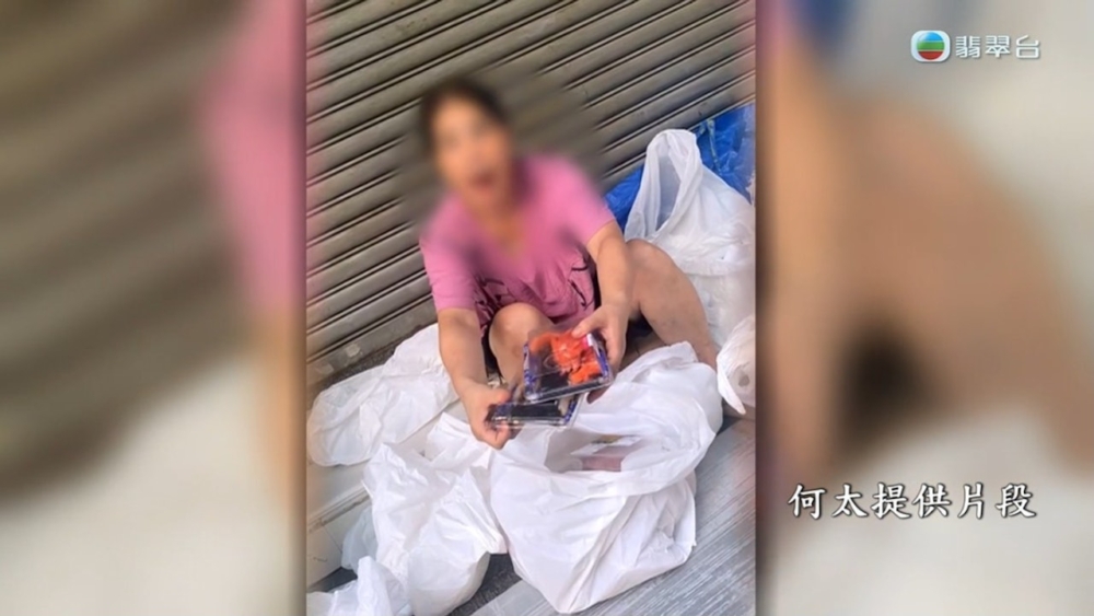 另一攤販「刺身姐」所售的種類比「填鴨姐」更多,甚至有賣刺身!
