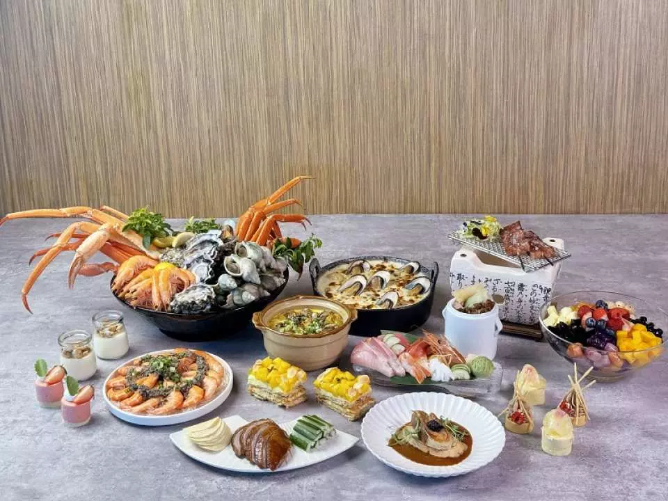 8度海逸酒店：4人同行壽星半價＋送生日蛋糕/餐酒。