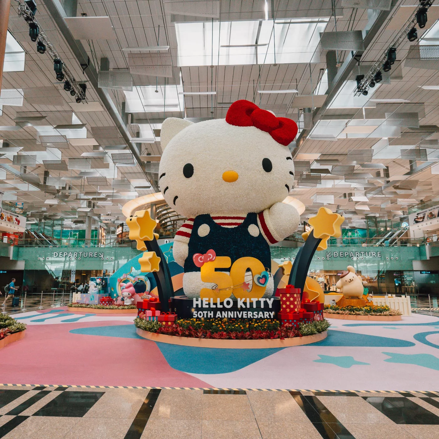 打卡8米高巨型Hello Kitty！