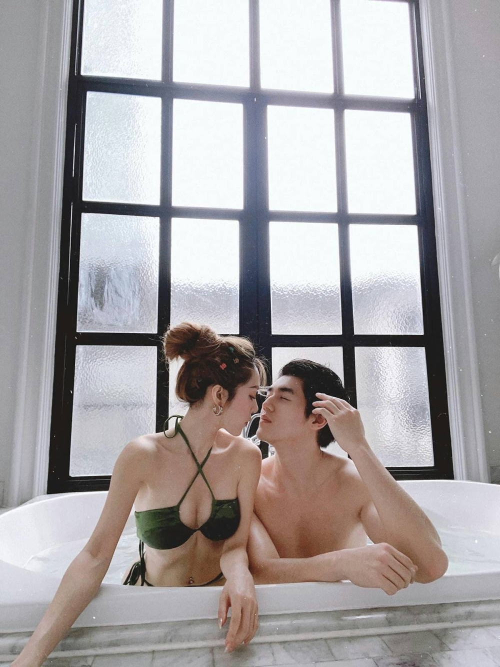 容穎賢和Sarah拍拖期間時常高調放閃,不過原來兩人早已分手?!