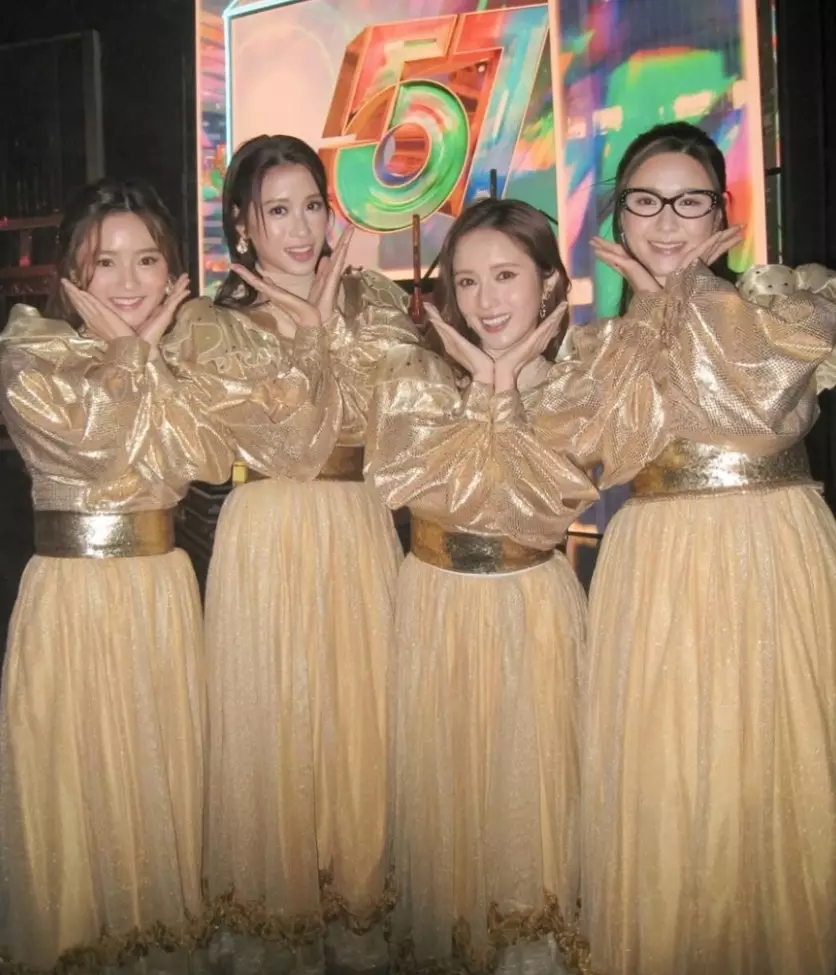 鄺潔楹、羅毓儀、林凱恩及江嘉敏一同扮演「新四朵金花」演出