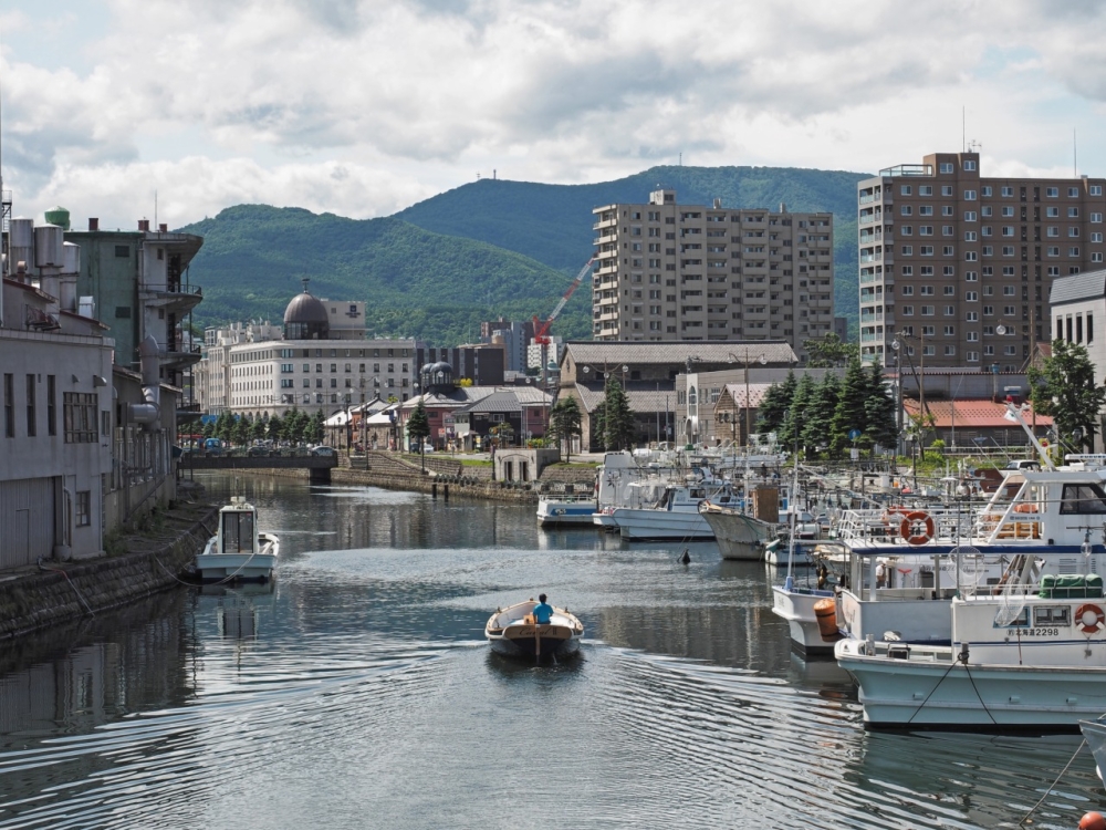 小樽運河曾經是北海道貨船的運輸重地，現時變成小樽市最火爆的打卡景點。