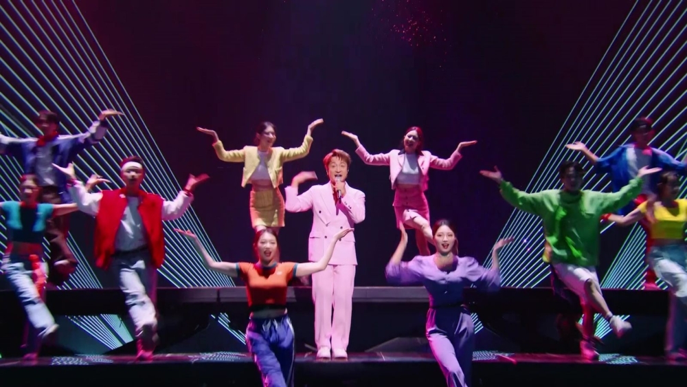 有部分網民大讚方力申夠努力:「努力不懈嘅小方 值得令人敬佩」