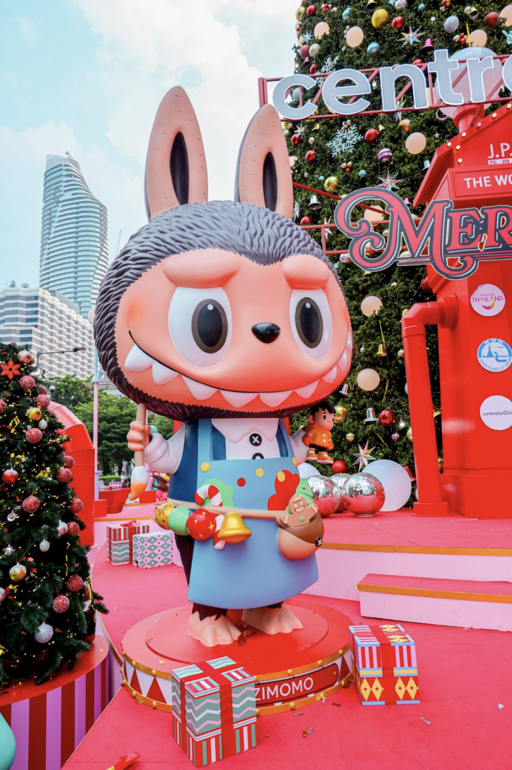 LABUBU大型公仔,打造童話聖誕村!