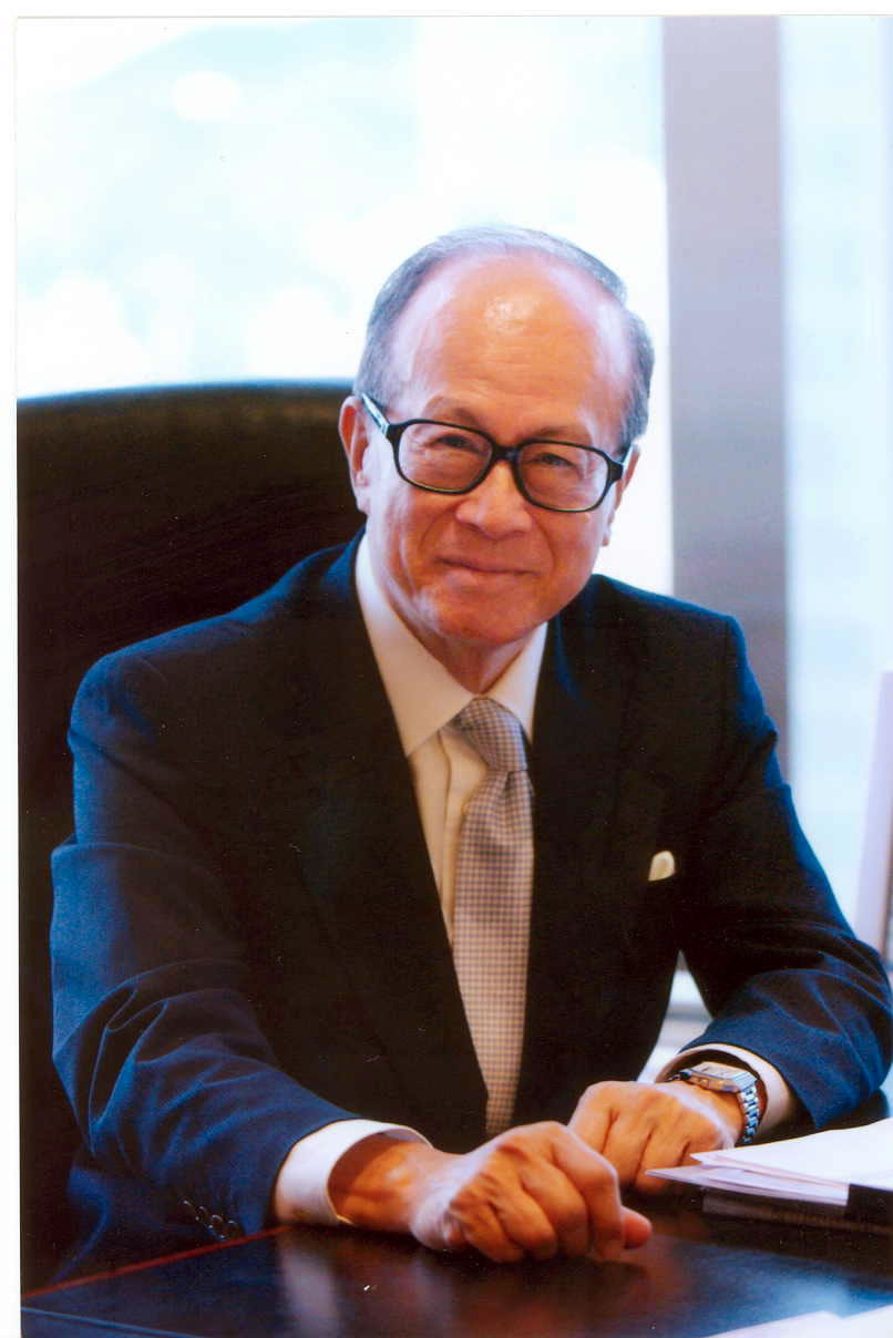 現年96歲的李嘉誠與「紅顏知己」、維港投資聯合創辦人周凱旋近日被《福布斯》選出為第18屆亞洲慈善英雄榜(Asia’s Heroes of Philanthropy list)全球15名