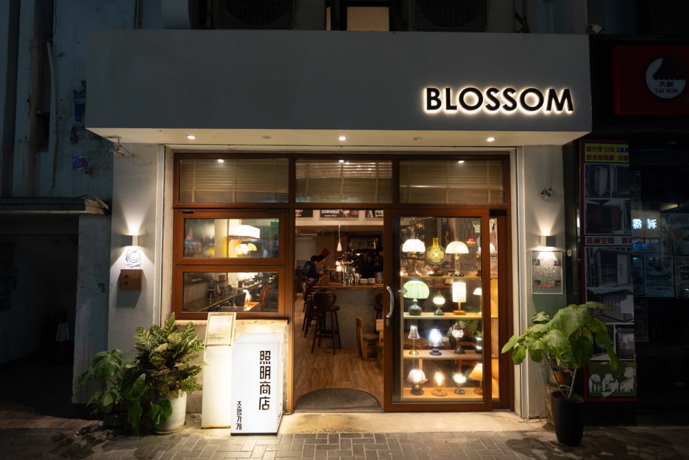 《照明商店》期間限定主題Café讓人仿如真實置身於劇集的奇幻世界。