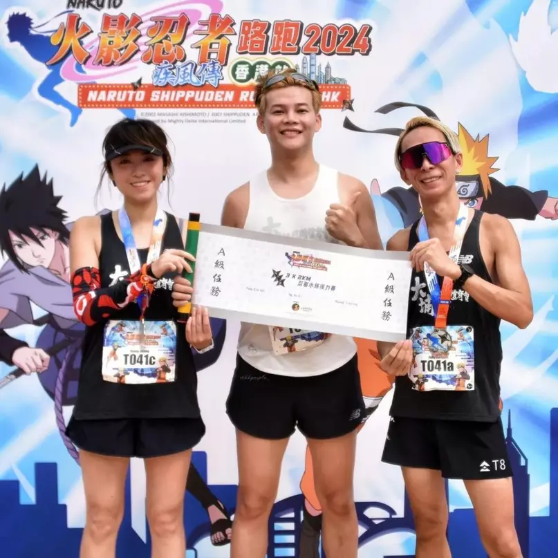 女方更曬出多張與保錡一起跑步的合照，「菊保戀」疑似無疾而終。