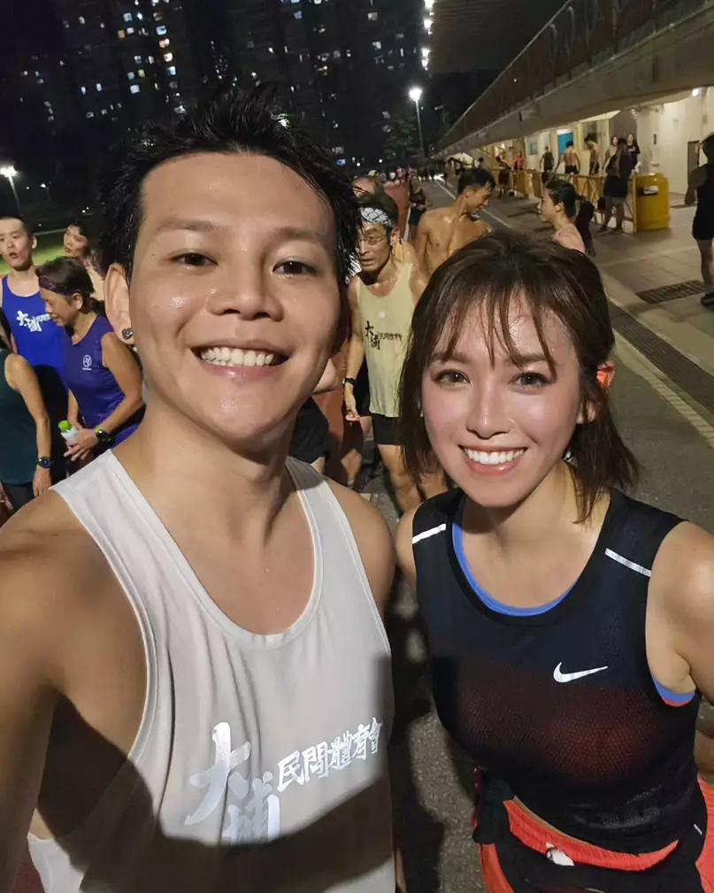 早前就傳出保錡轉軚力追38歲「體育女神」黃捷穎（Vinky）