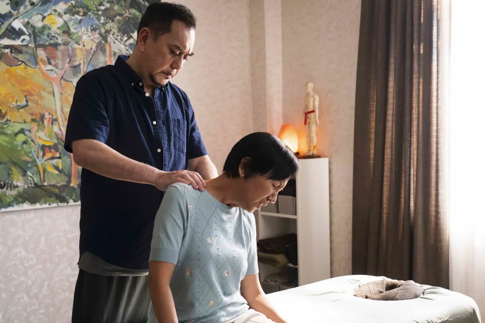 女歌手做泰式按摩「Lock頸」慘致半身癱瘓 1個月後離世！