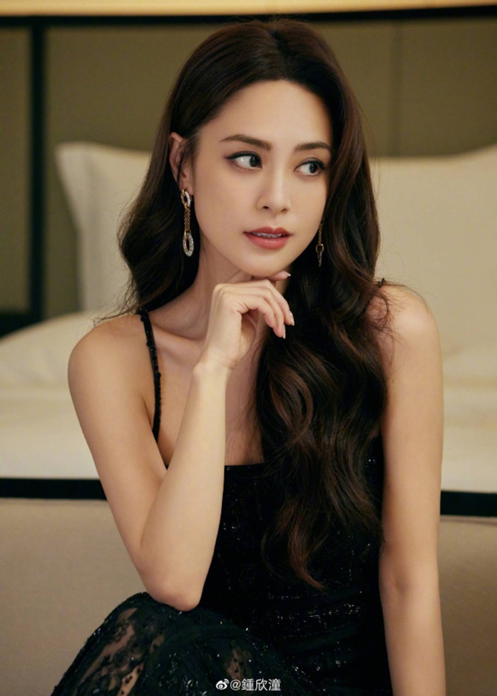 Twins成員蔡卓妍（阿sa）和鍾欣潼（阿嬌）日前飛到英國倫敦開演唱會