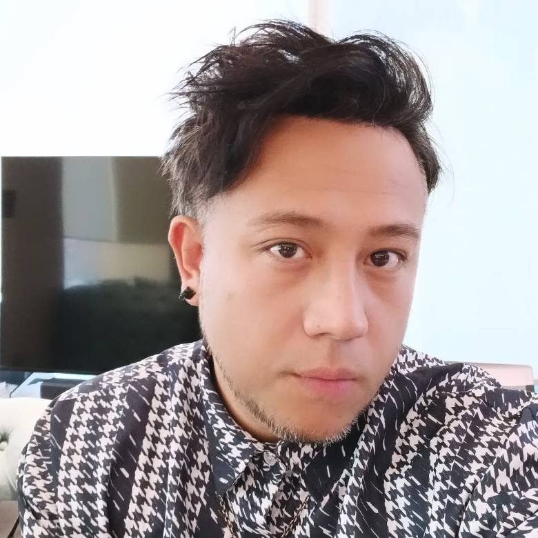 張致恒與太太區燕雯（雯雯）婚後育有4子，雖然張致恒都有出外努力打工搵食，但兩人仍不時在網上呻窮、嗌離婚