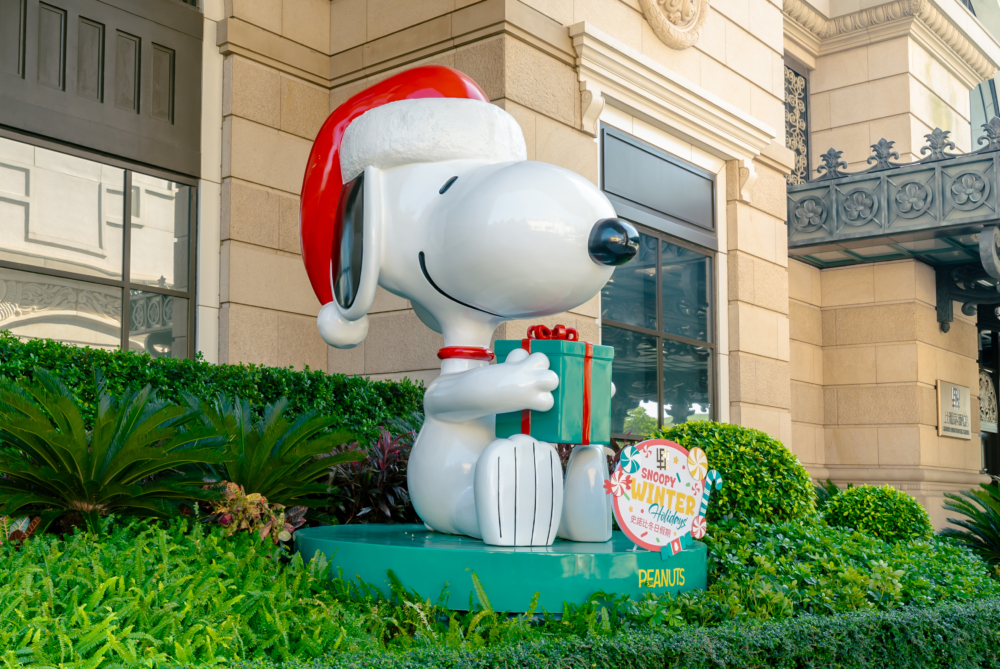 大型史諾比分別展示於西翼大堂及西門戶外區域