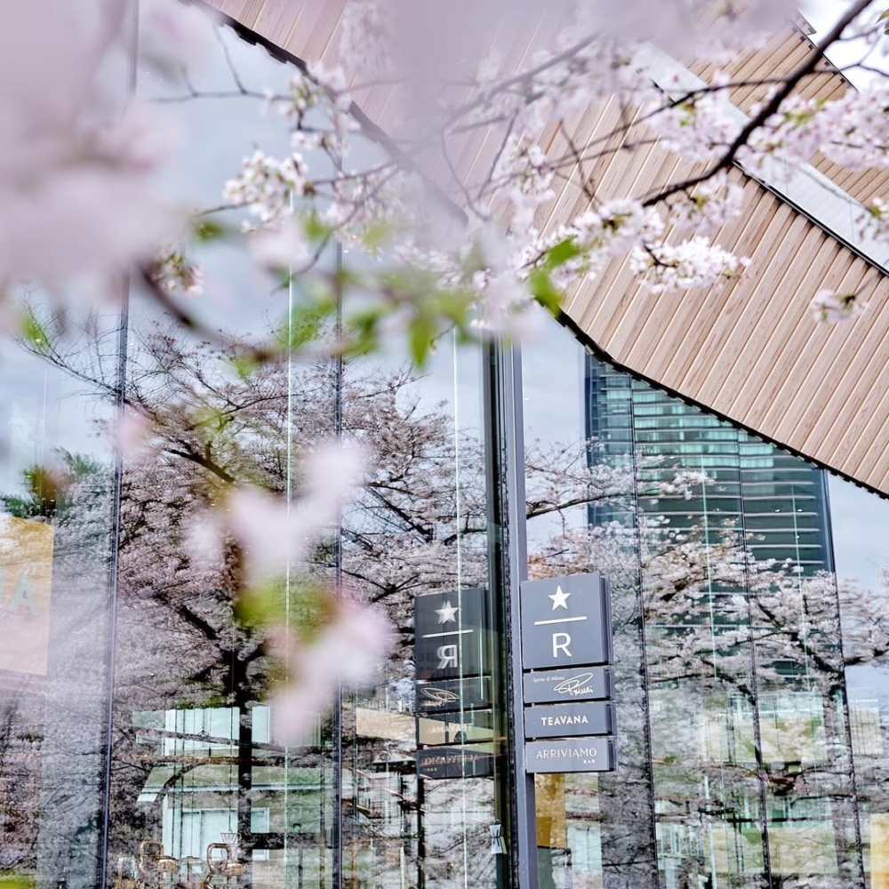 中目黑星巴克—東京星巴克旗艦店「星巴克臻選®東京烘焙工坊」，是目前日本規模最大的星巴克，亦是日本唯一、世界唯六星巴克頂級門市！