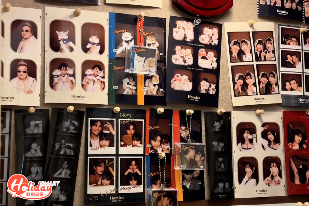 自拍館有超過20款相框，價錢為$60至70張，上至復古風，下至最近爆紅的chiikawa主題都有。