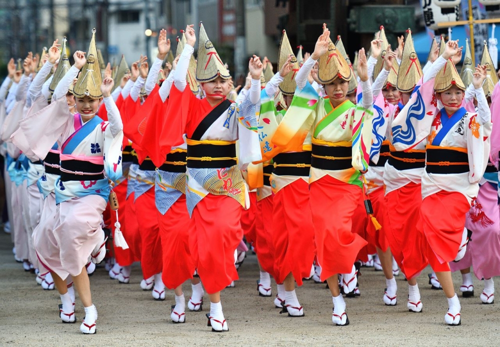 天神天滿阿波舞祭。