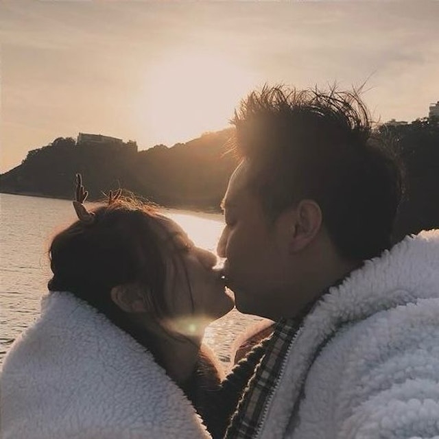 張建聲其後透露雙方拍拖一年半，2023年已是兩人度過的第二個聖誕