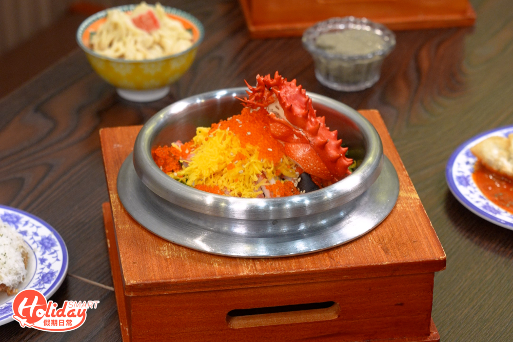 記者私心推介蟹膏蟹肉拌飯，整個蟹蓋鋪面賣相已經好吸引，加上足料蟹柳及蟹膏，將所有配料混在一起食，層次好豐富！