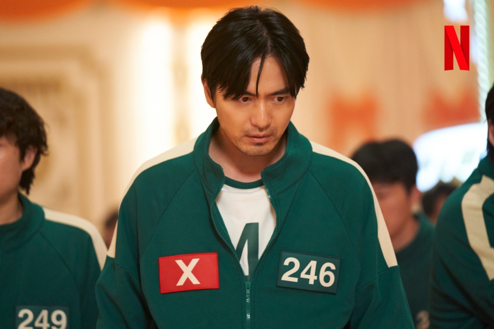 李陣郁飾演玩家「246號」朴璟碩。