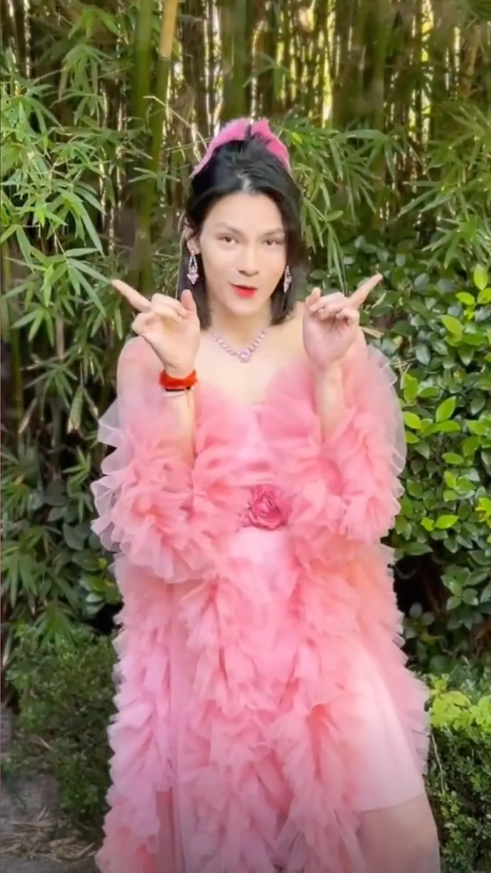 向佐：「我向朵花宣布，12月3號，大家靜待花開！」