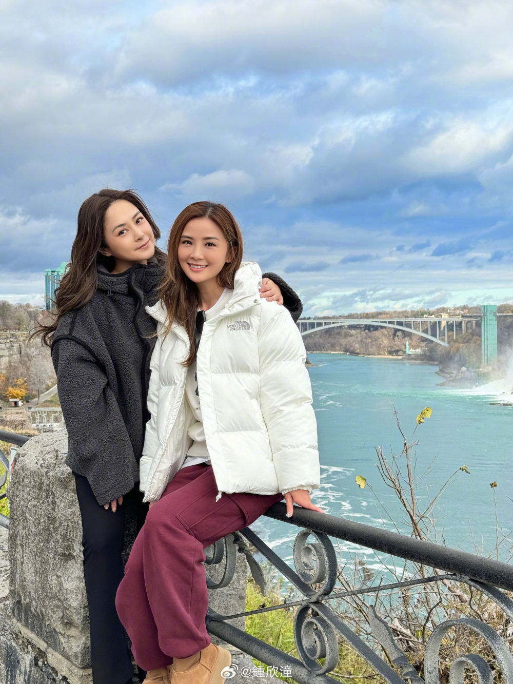 有網民貼出倫敦場的照片，當中可見阿嬌疑似身形再暴脹