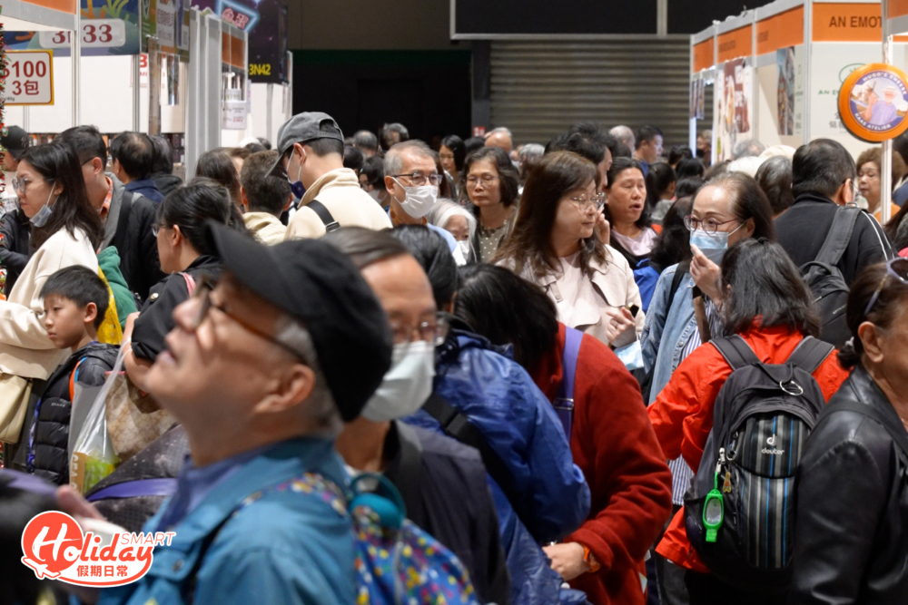 現場人山人海，大部份展商都有人龍排隊！