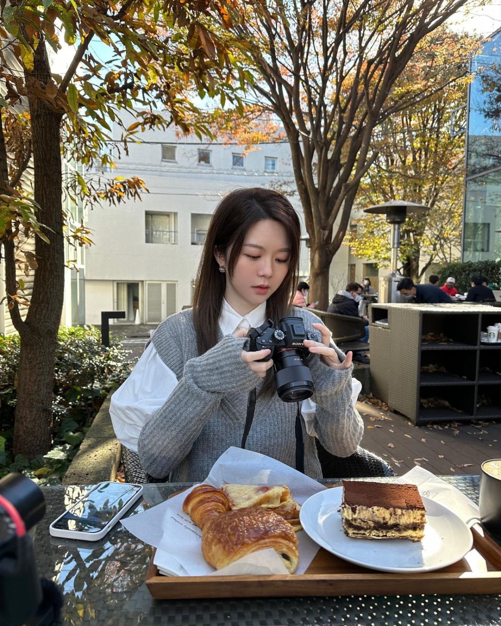 曾樂彤首度公開承認與MIRROR音樂監製徐浩(Terry)的戀情，並透露兩人戀愛細節