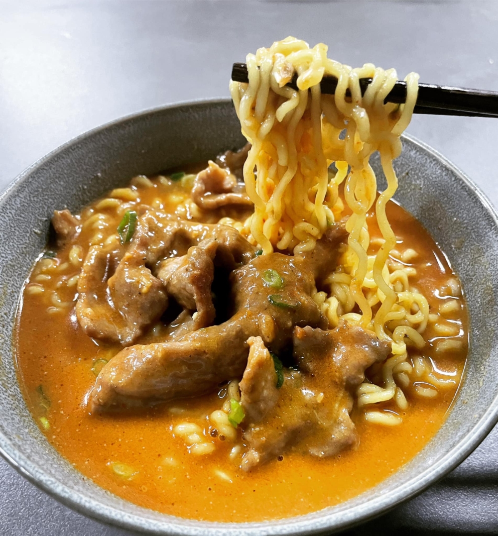 香港沙嗲牛推薦2｜榮記茶餐室