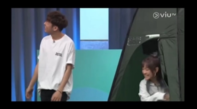 節目中洪嘉豪一心想同Ivy So組成CP，但拉開帳幕卻發現是Win Win時，表情極之失望