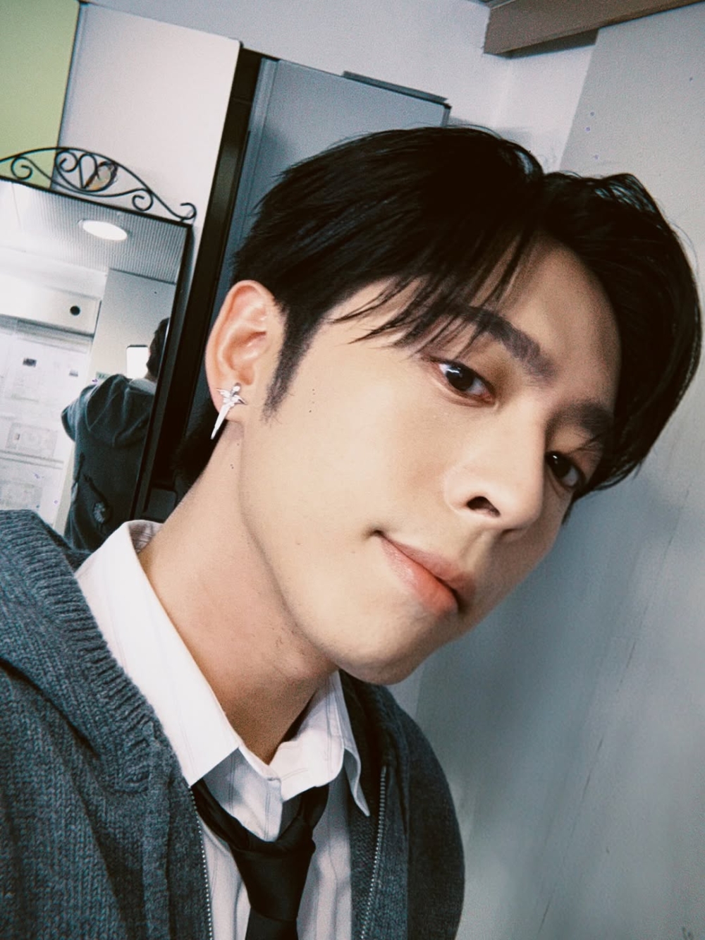 屬鼠藝人代表：MIRROR Edan 呂爵安（1997年1月21日）