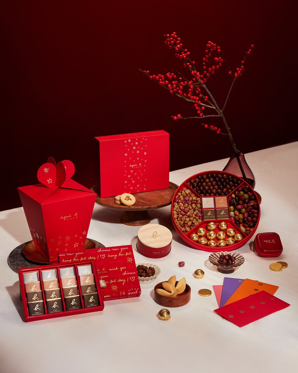 農曆新年將至,agnès b. CAFÉ & FLEURISTE特別精心準備多款獨特的賀年禮盒,送禮選擇超多!