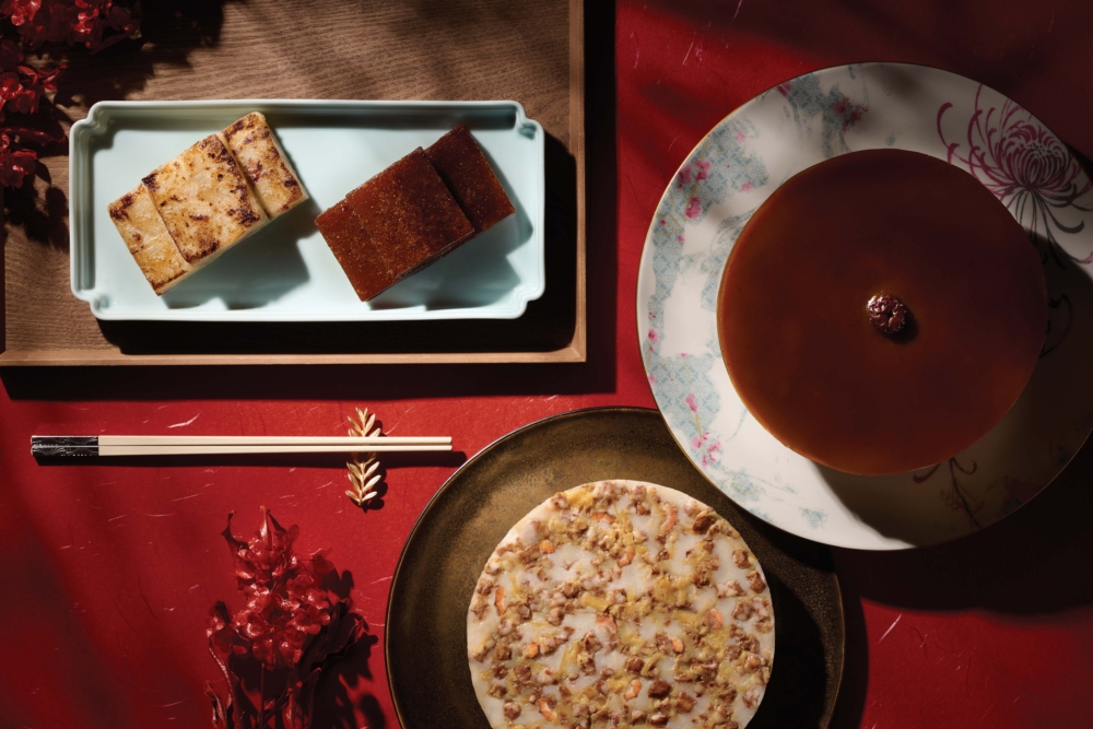 金殿棗皇年糕及金殿海味蘿蔔糕。