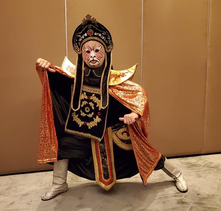 國粹大師鄺祖賢師傅率領其團隊親身示範變臉、醒獅、扯鈴及轉碟！