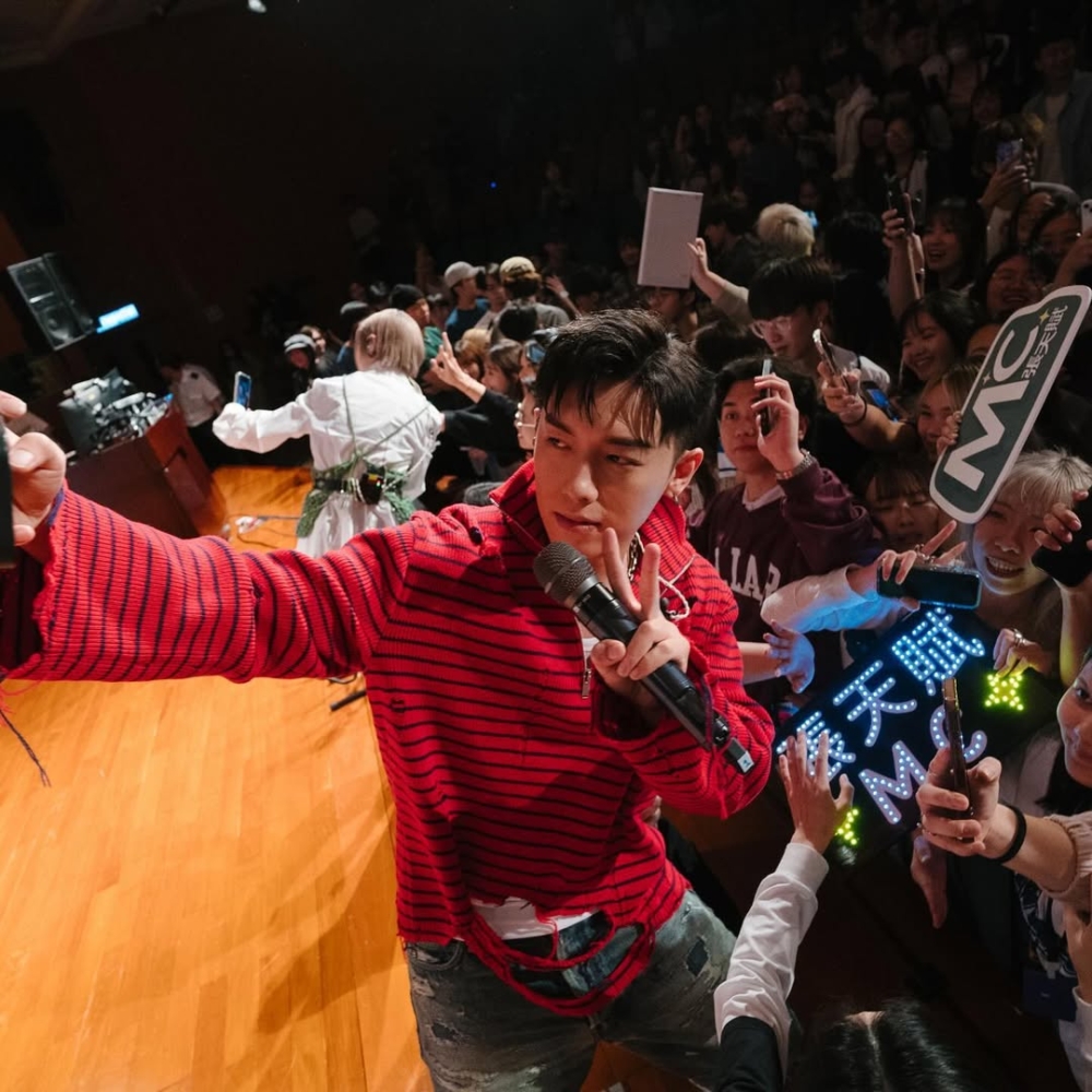 對於MC這次臨時取消個唱一事，有不少「賦二代」相當明白事理