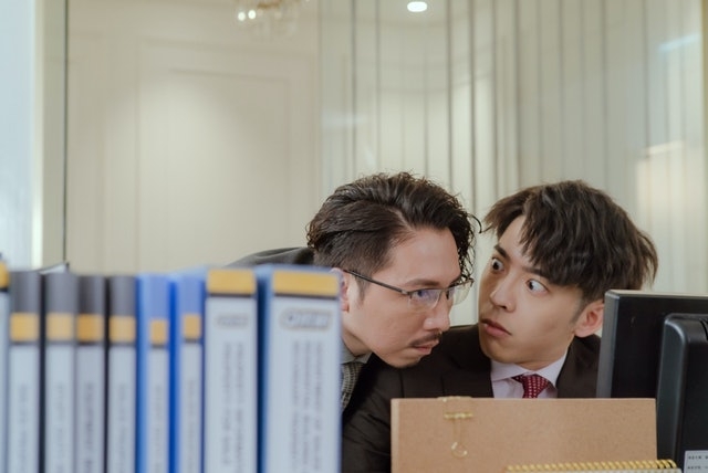 近日就有網友在微博上發帖,指自己正計劃開設一間「假裝上班有限公司」