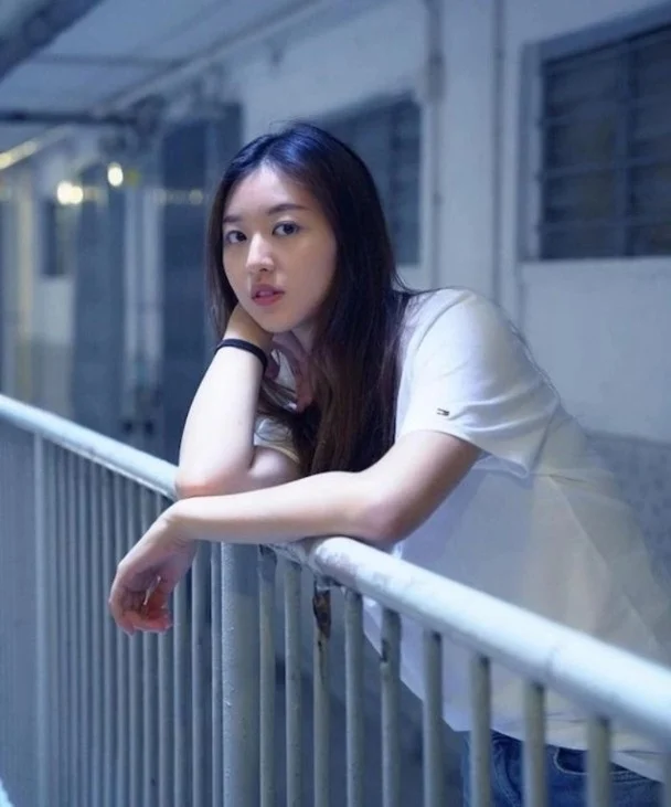 事後方力申亦有接受傳媒查詢，公開了美國結婚過程