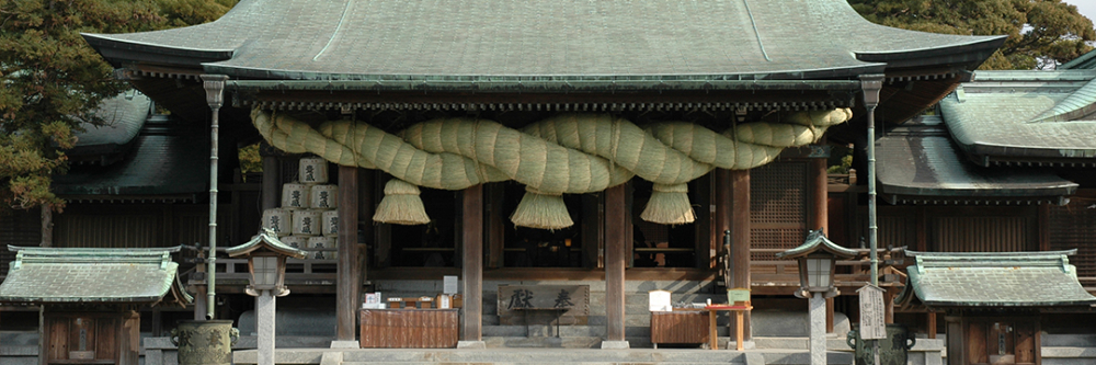 宮地嶽神社擁有日本最大的注連繩,直徑2.6米、長11米、重達3噸,也是神社的重要象徵。