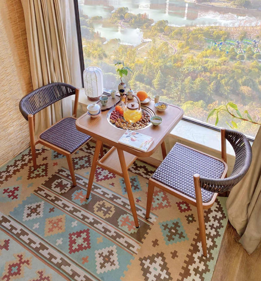 約港幣1,486元（約 ¥1,377）