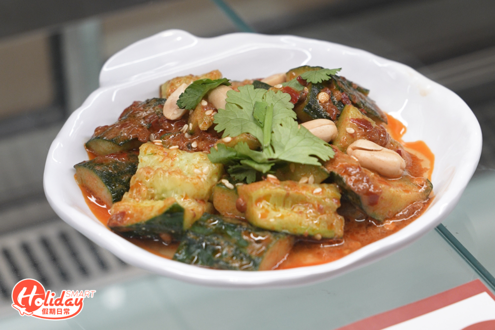 另外，店家也設有多款三哥特色小食、飲品及甜品可加配，一家滿足到三哥迷！