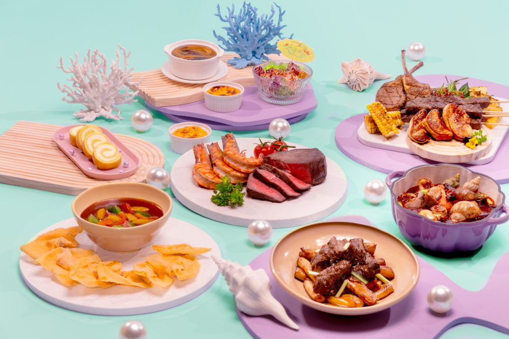 而經典精選同樣不容錯過，提供燒羊扒、牛肉串燒、大蝦和鴨肝等多款燒烤美食，讓你一飽口福！