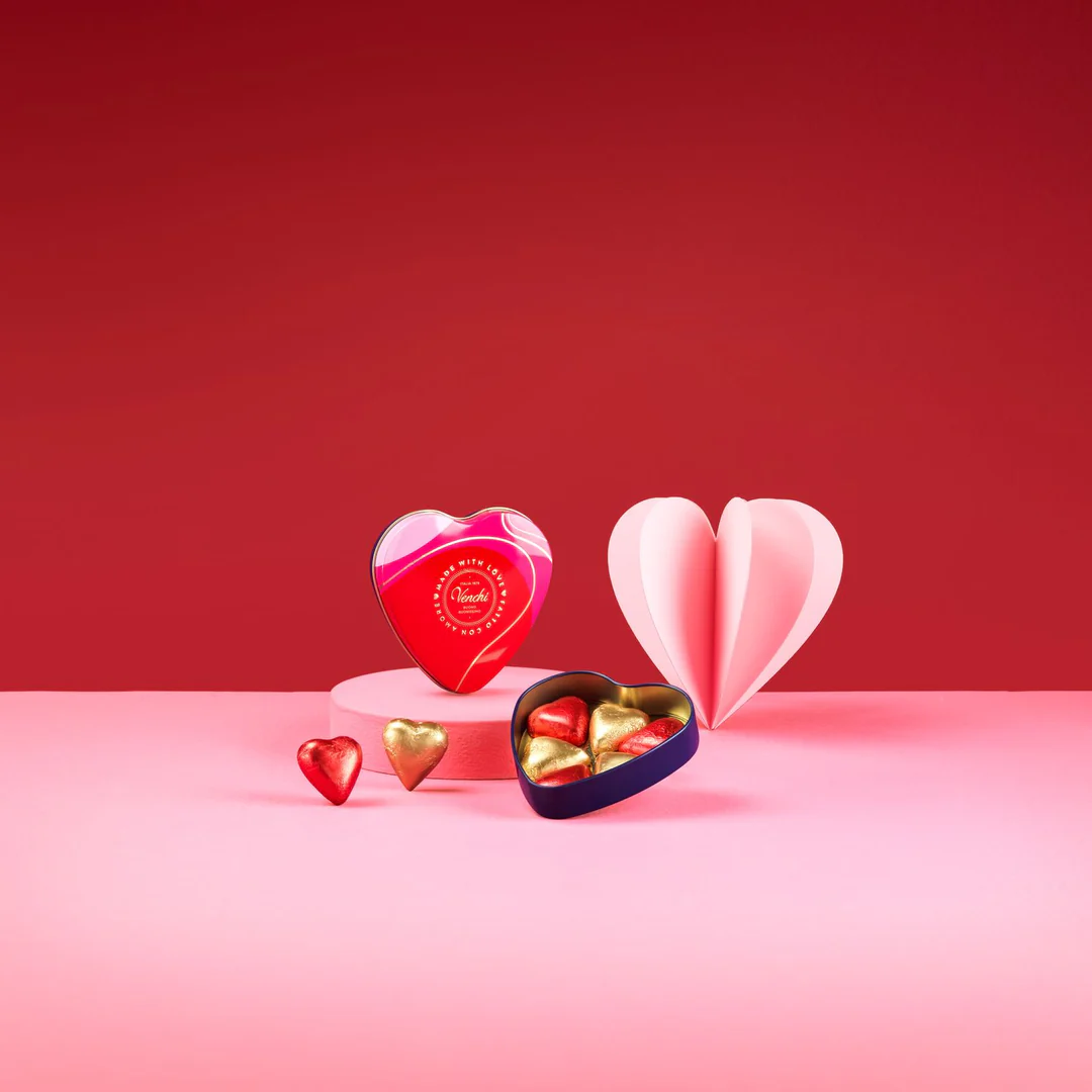Venchi 甜蜜心形朱古力小鐵盒。