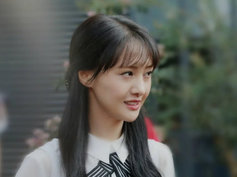 內地女星鄭爽早年因逃稅及代孕風波被封殺