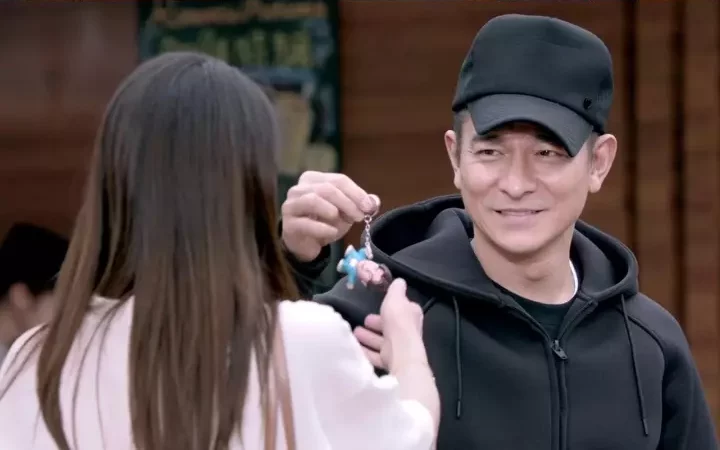 網友早於十年前客串《我的少女時代》時，亦有以高帽造型出演。