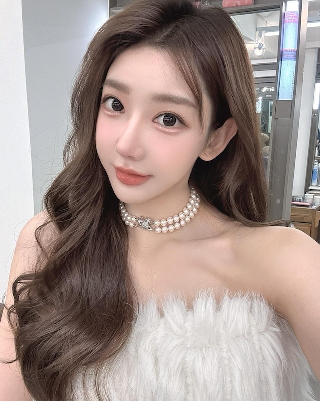 陳冠希舊愛謝熙婷Cammi（前名謝芷蕙）近年生活愈來愈富貴！