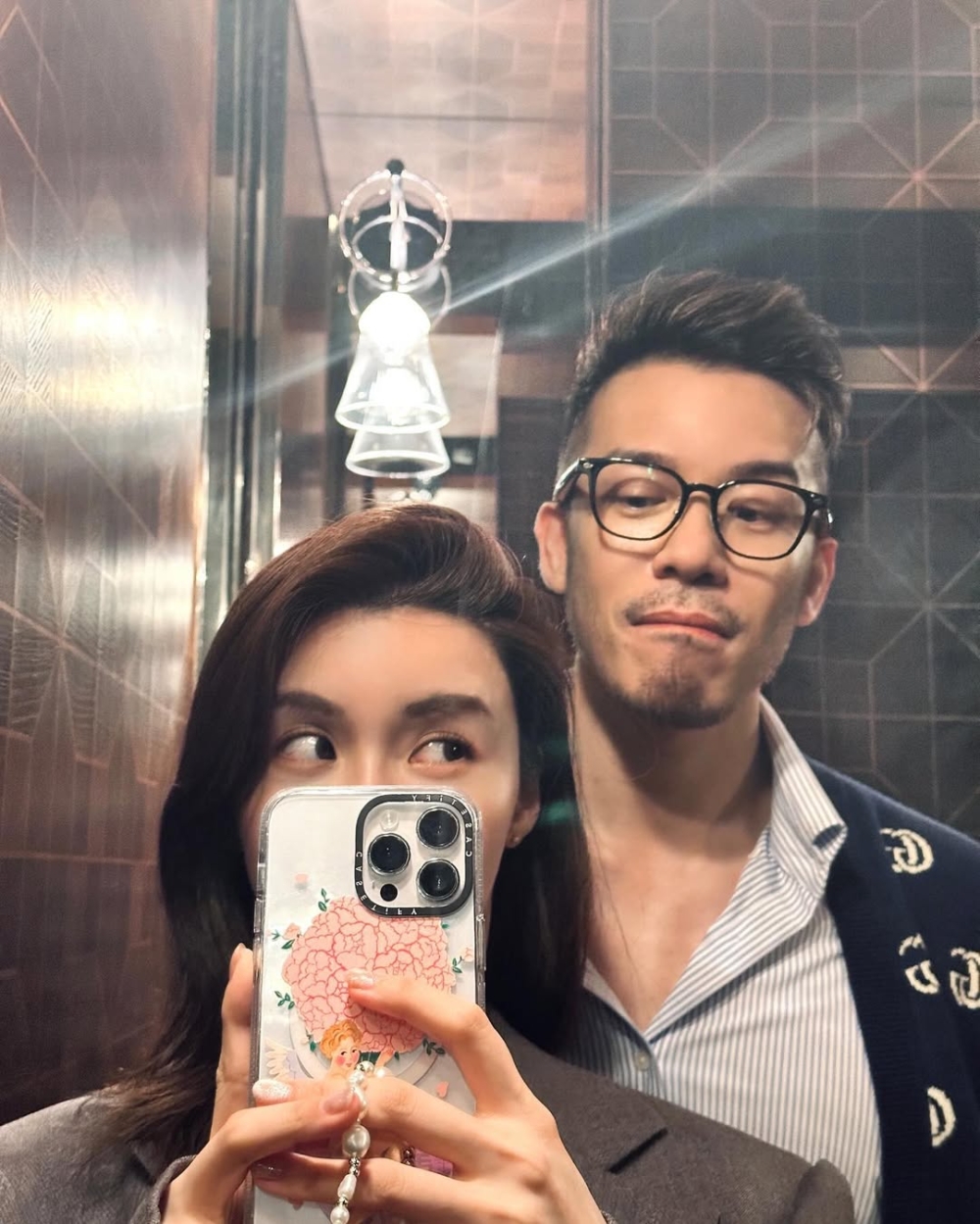 網友：「可唔可以同陳欣研一齊坐？」等。