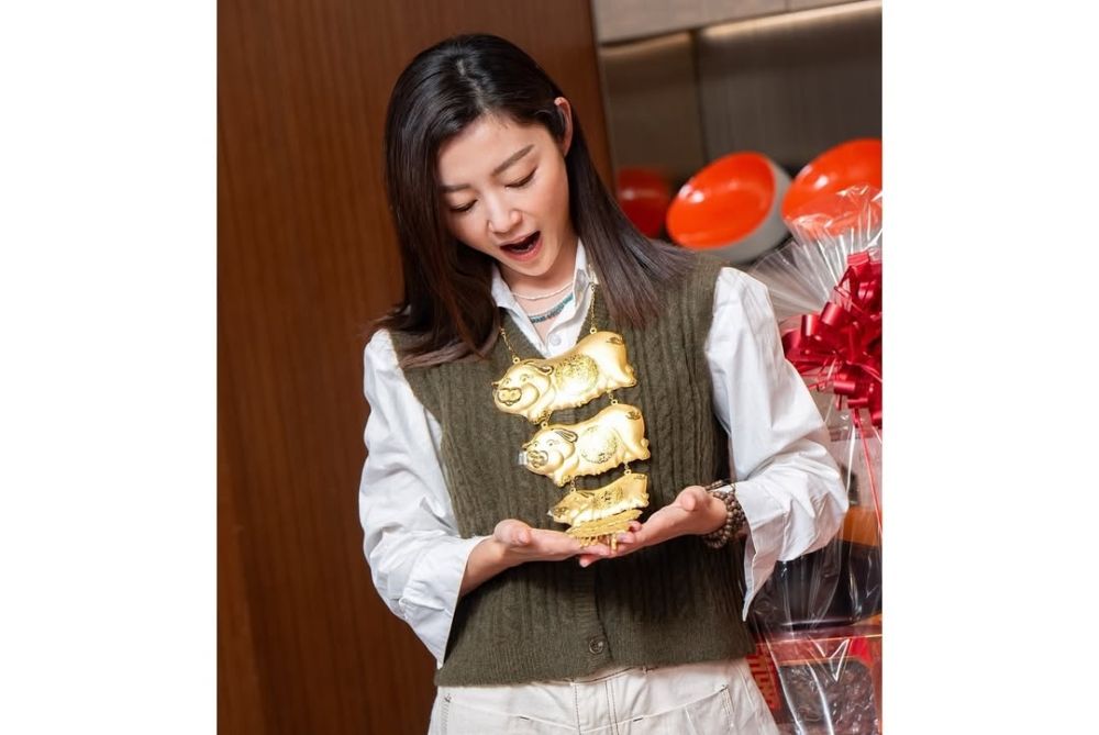 一對新人下午在教堂行禮後，晚上便在金鐘一間酒店擺婚宴